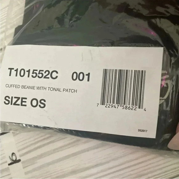 NWT STILL IN PLASTIC TIMBERLAND CUFFED BEANIE WITH TONAL PATCH IN BLACK … - Picture 4 of 8